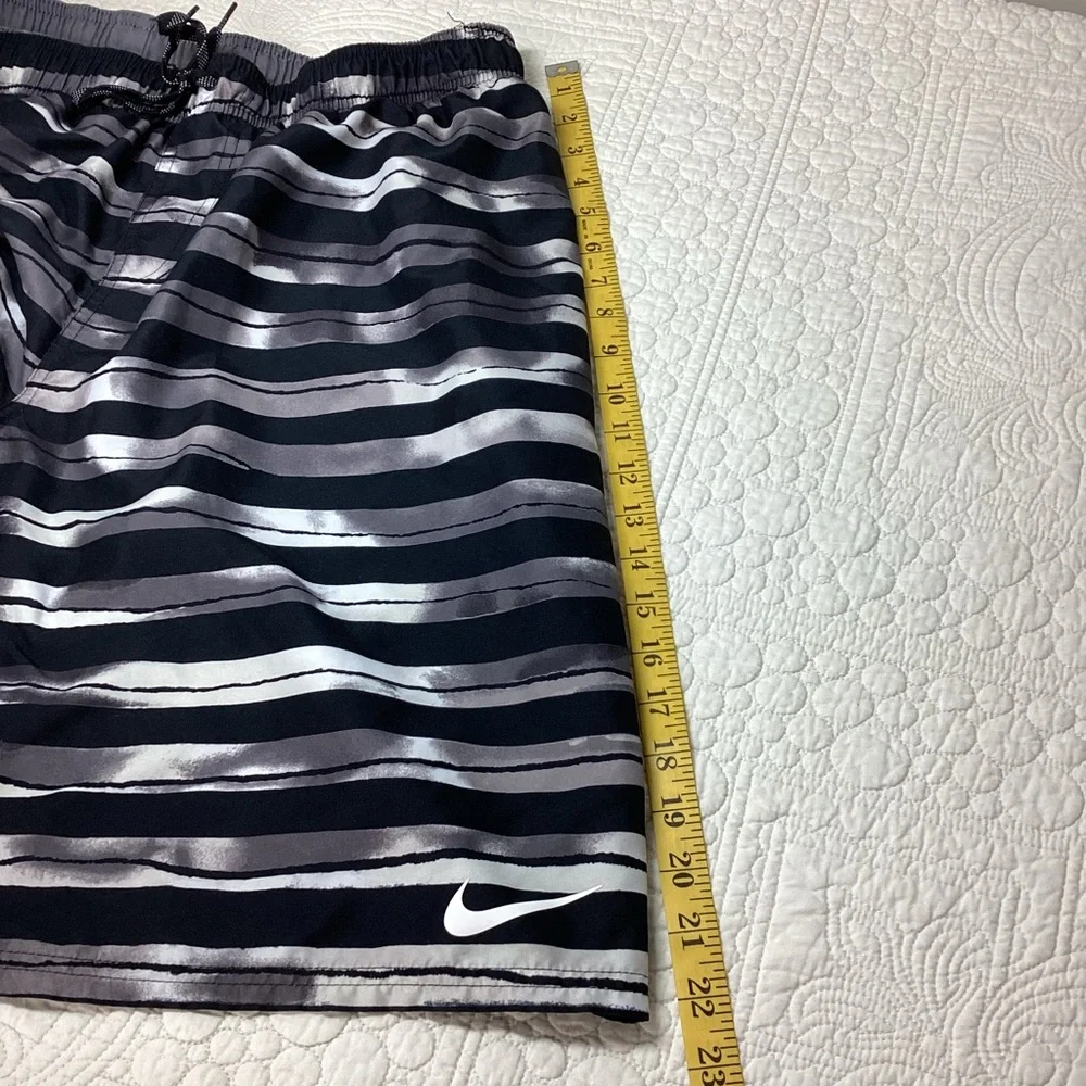 Nike Striped Bathing Suit Swim Trunks‎ Men’s Size XXL Striped Black Gray White